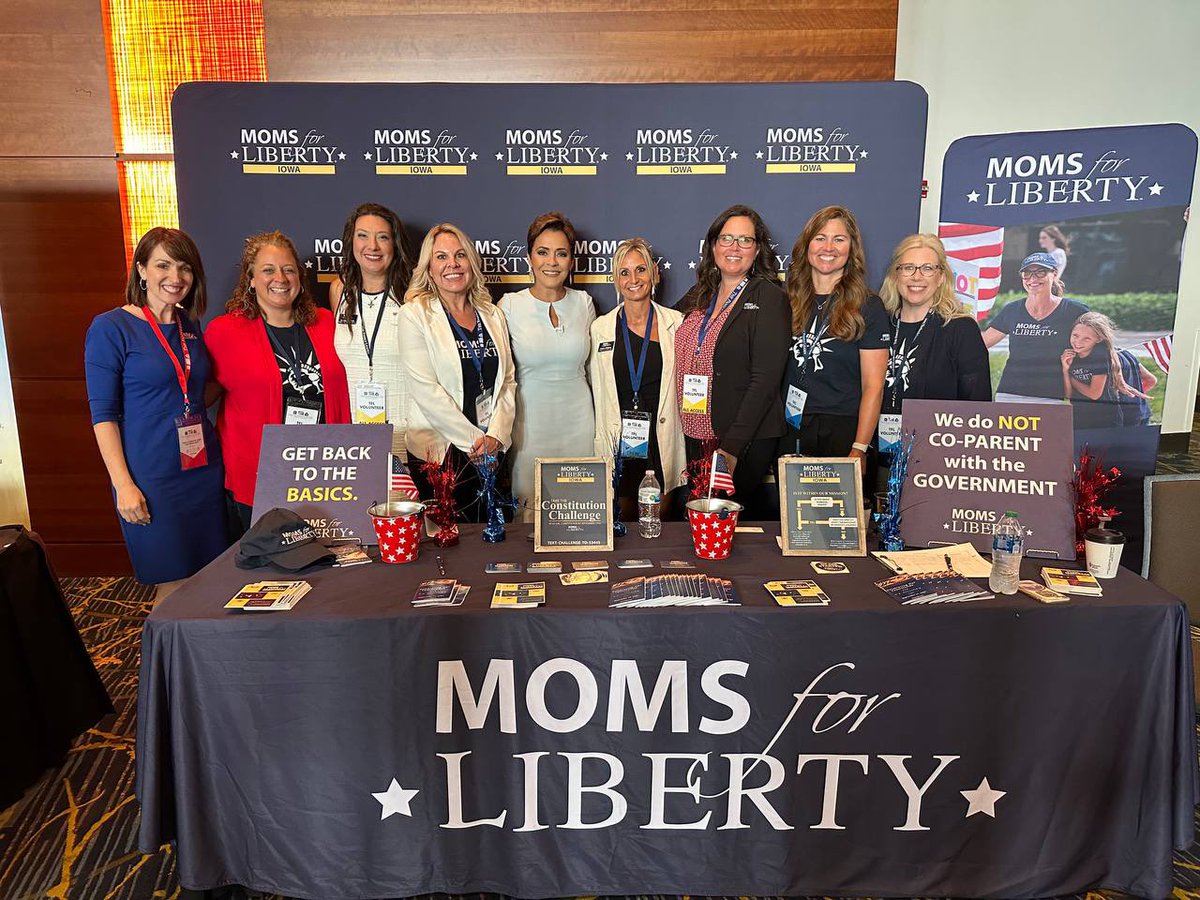 TheRealThelmaJ1's tweet image. Oh look, it's Kari Lake with the hate group Moms For Liberty today in Iowa.