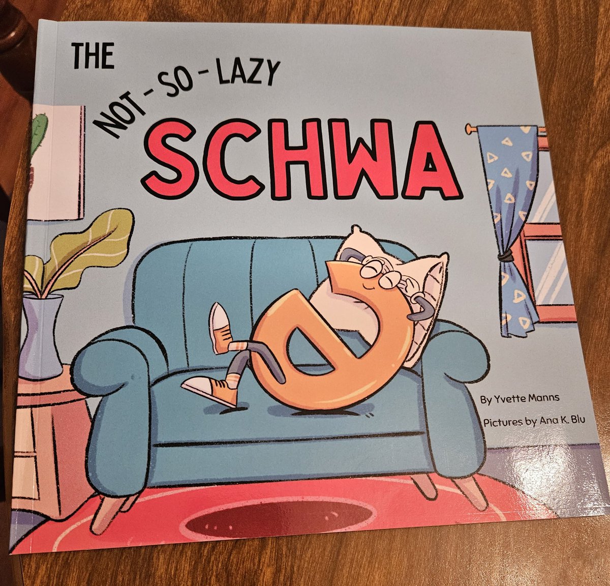 LisaDuchesne's tweet photo. Got this cute little book today. Our phonics curriculum does not cover schwa until very late, so my Title students lack exposure. It is too important to leave out when they hit multisyllabic words! So this year it changes! #NecessarySkill #PKVProud #UntilEveryChildCanRead https://t.co/1ZhYBN1Xcj