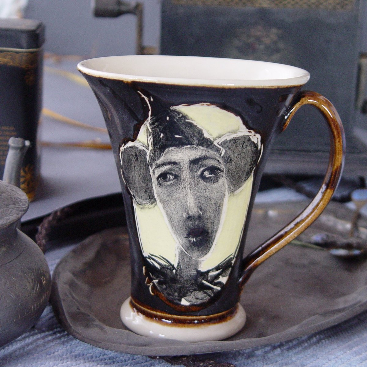 DankoHandmade's tweet photo. Marionette...

#pottery #clay #art #etsy #handmadepottery #amazon #ceramic #artist #dankohandmade #etsyshop #handmade #homedecor #aesthetic #food #kitchen #mug #portrait #tea #Coffee https://t.co/Tx3jEML59A