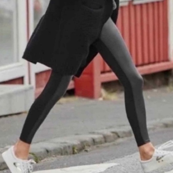 So good I had to share! Check out all the items I'm loving on <a href="/Poshmarkapp/">Poshmark</a> #poshmark #fashion #style #shopmycloset #allinmotion #aerie #athleta: posh.mk/jHnDX9iarBb