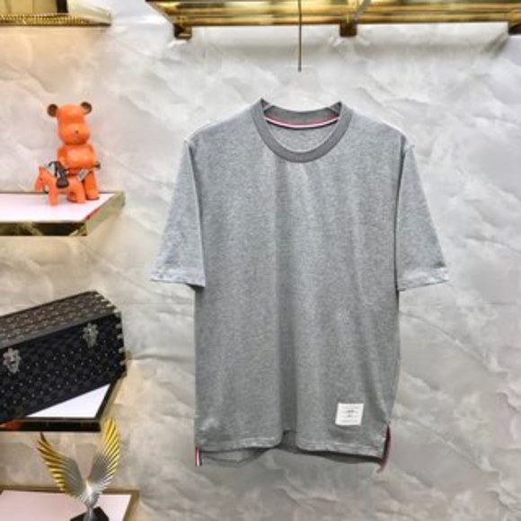 trendycircular's tweet photo. So good I had to share! Check out all the items I'm loving on @Poshmarkapp #poshmark #fashion #style #shopmycloset #hm #thombrowne: https://t.co/Ix9kfBavpY https://t.co/R6Hx8kQfZx