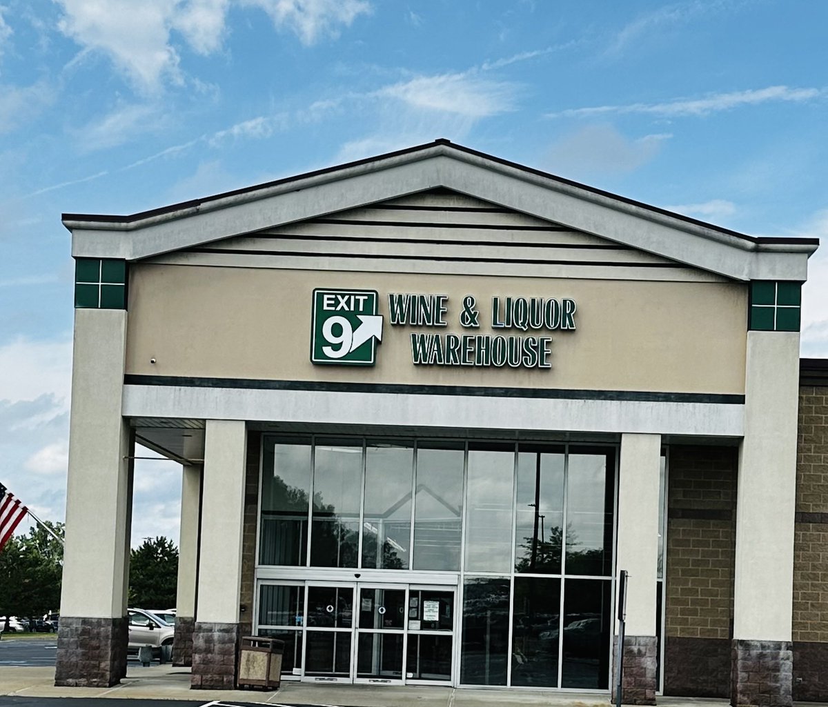 So happy to announce that our Snowshoe Vodka, Osprey Aquavit and Guideboat Gin are now available at ⁦<a href="/Exit9Wine/">Exit 9 Wine & Liquor</a>⁩ #craftdistillery #cliftonpark #vodka #aquavit #gin