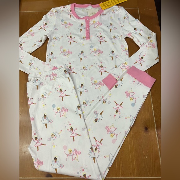 So good I had to share! Check out all the items I'm loving on <a href="/Poshmarkapp/">Poshmark</a> #poshmark #fashion #style #shopmycloset #hannaandersson #vilocy #thebeaufortbonnetcompany: posh.mk/tA9kiQRRiBb