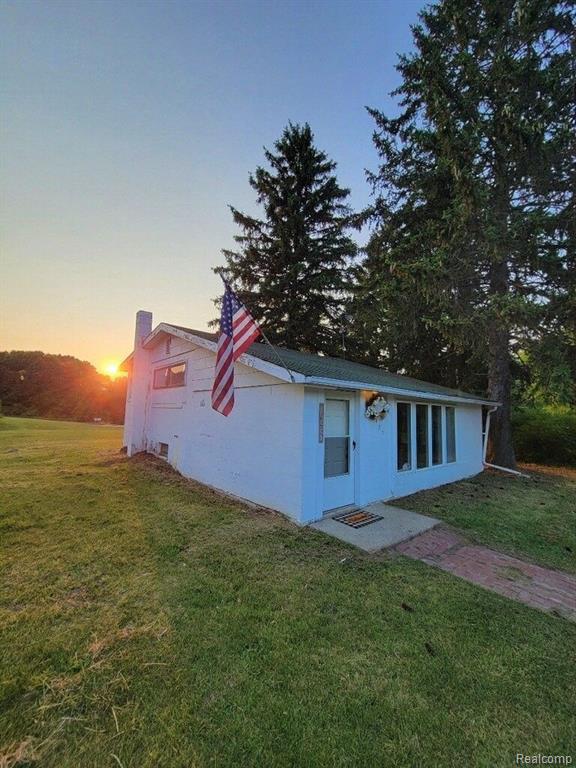 kittiepug's tweet photo. Dreaming of a new home? This 2 BED, 1 BATH home might be the one you've been thinking of. #realestate #homesforsale  https://t.co/Ra2zyZWjCI https://t.co/VjEwtnGBbS