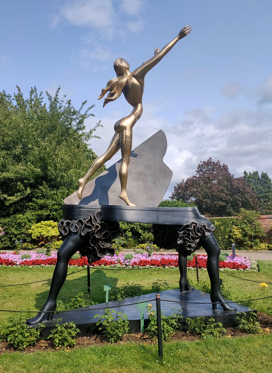morescribbles's tweet photo. A lovely surprise on a trip back to my hometown. Two incredible Dali transformation artworks. #Shrewsbury #salvadordali #artstrail #homelands https://t.co/olEspT6Yg3