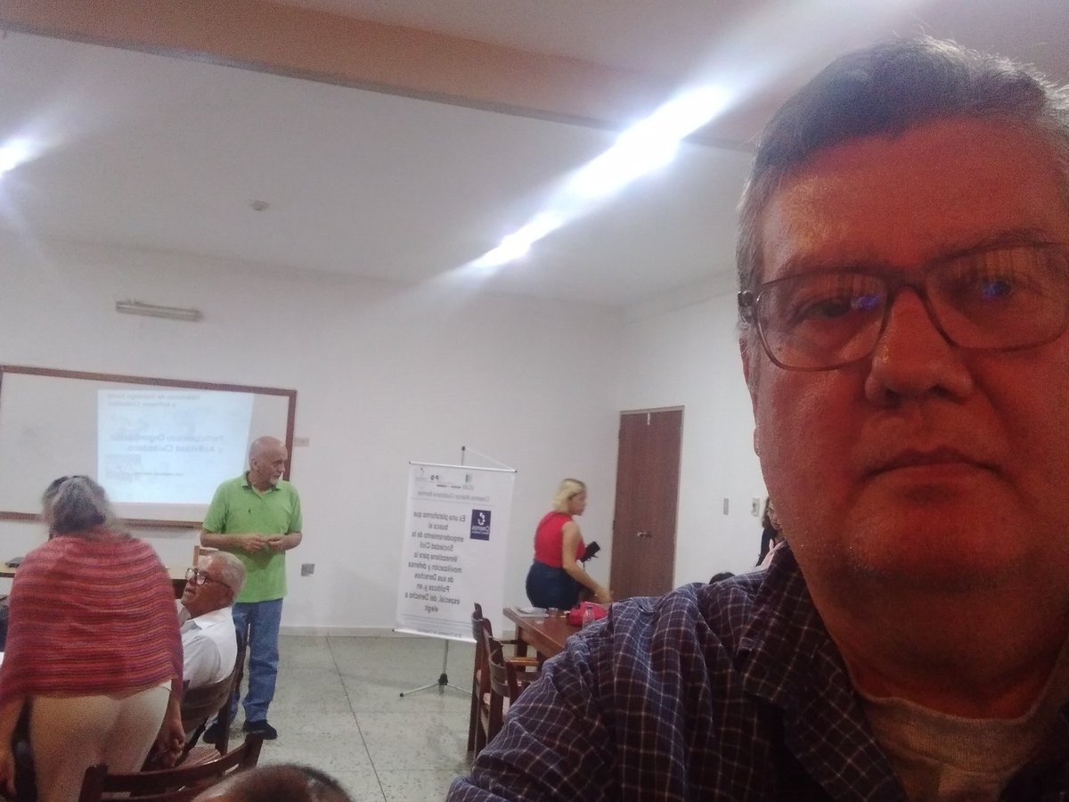 pachoaguilar's tweet photo. Aquí en clase #DLSACBarinas en clase del Módulo de Organización, Participación y Activismo. Preparando el futuro. La política no es sólo lo que a los partidos se dedican, lo meramente electoral. La Política es preparación, formación y capacitación para luchar #Barinas #Venezuela https://t.co/gIksulRi7H