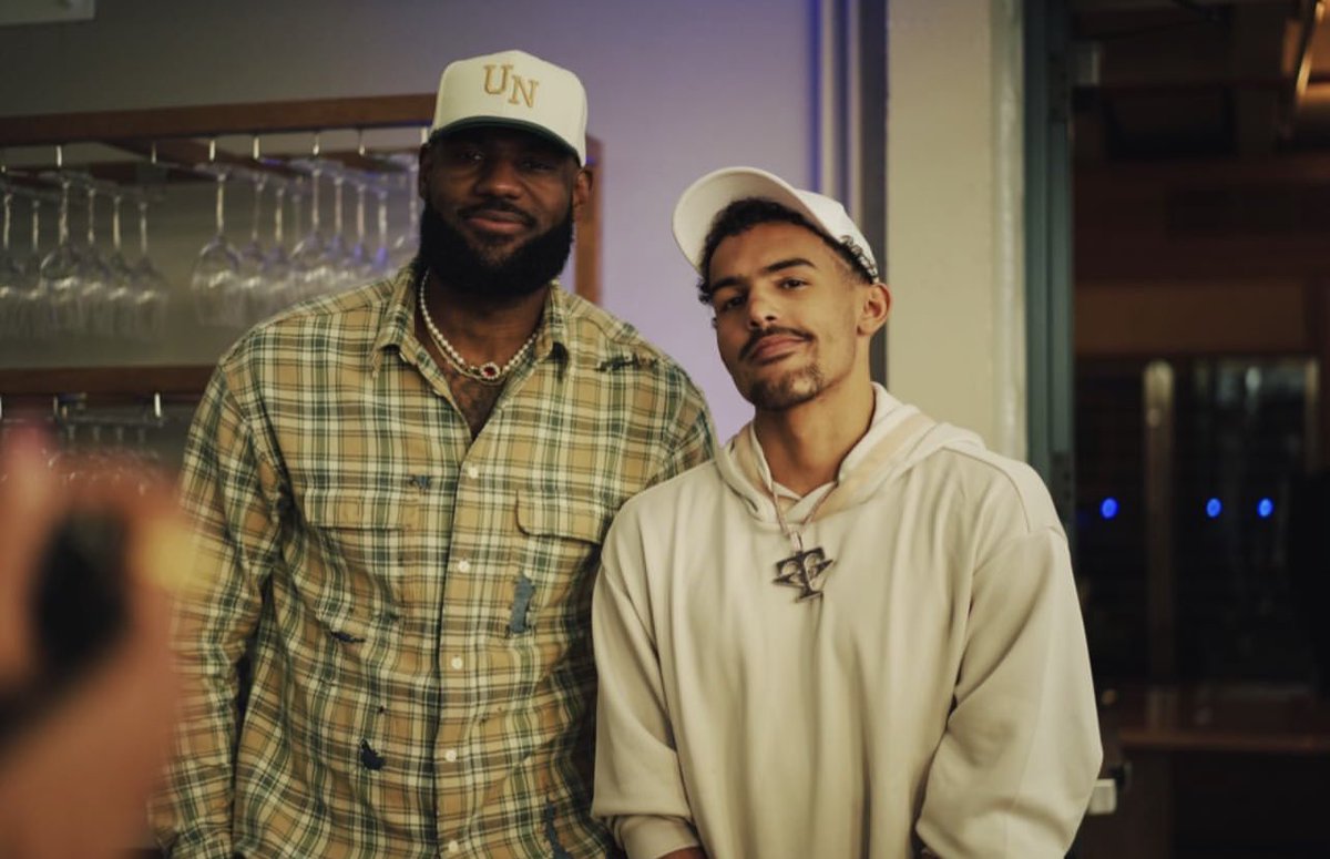 RT @Bronupdates: LeBron James and Trae Young at the 2023 Uninterrupted Film Festival last night https://t.co/5ACW258F8u
