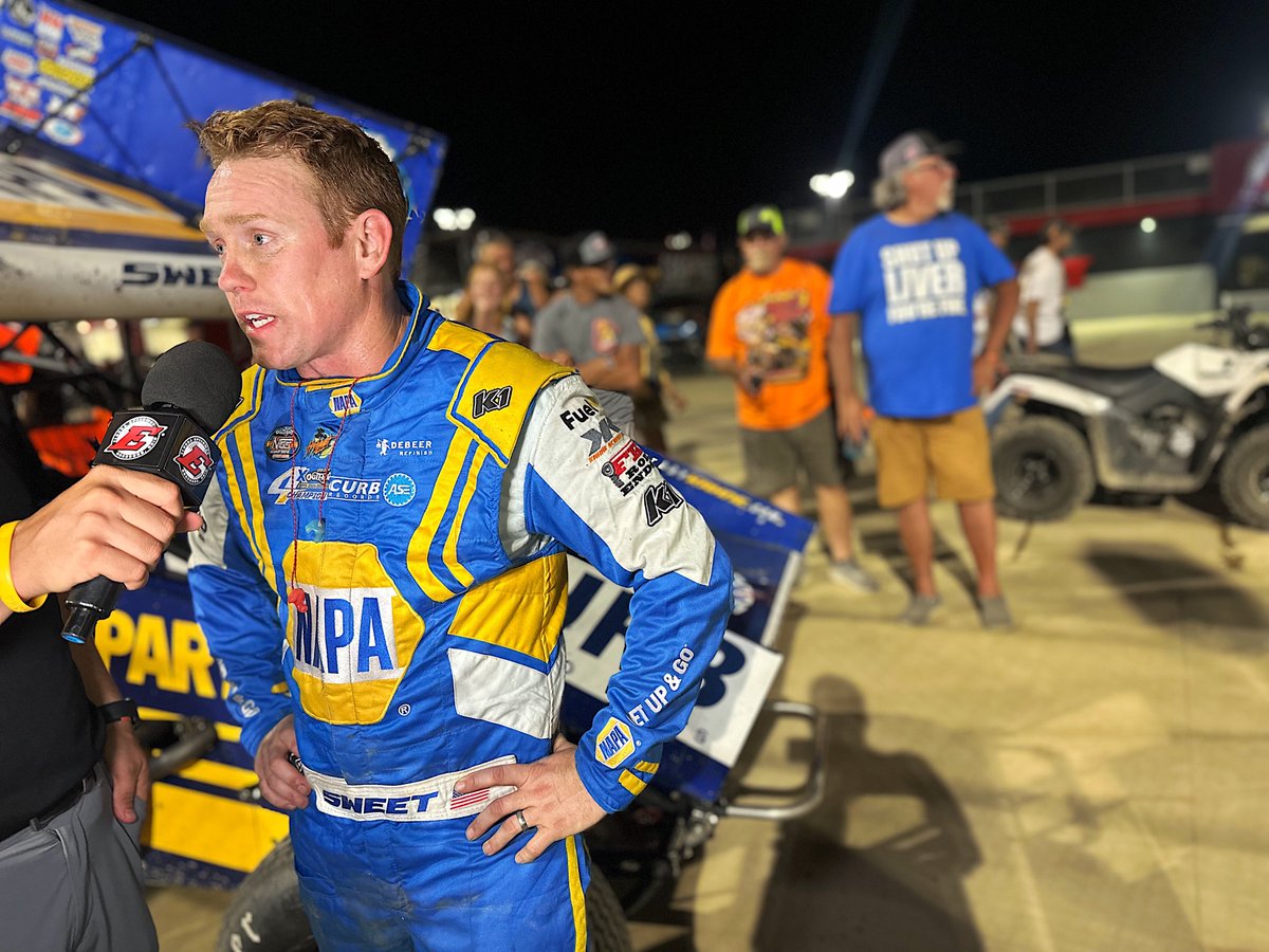 EldoraSpeedway's tweet photo. A close runner-up finish for @BradSweetRacing!
He slid by @Carson_Macedo for the lead in the closing laps, but ultimately couldn’t make the pass stick in the @KKRDirt #49.
The Big Cat at The Big E this week:
🥇 #EldoraMillion Prelim
🥉 #EldoraMillion
🥈 #TheKnightBefore https://t.co/90Mv1oUIw2