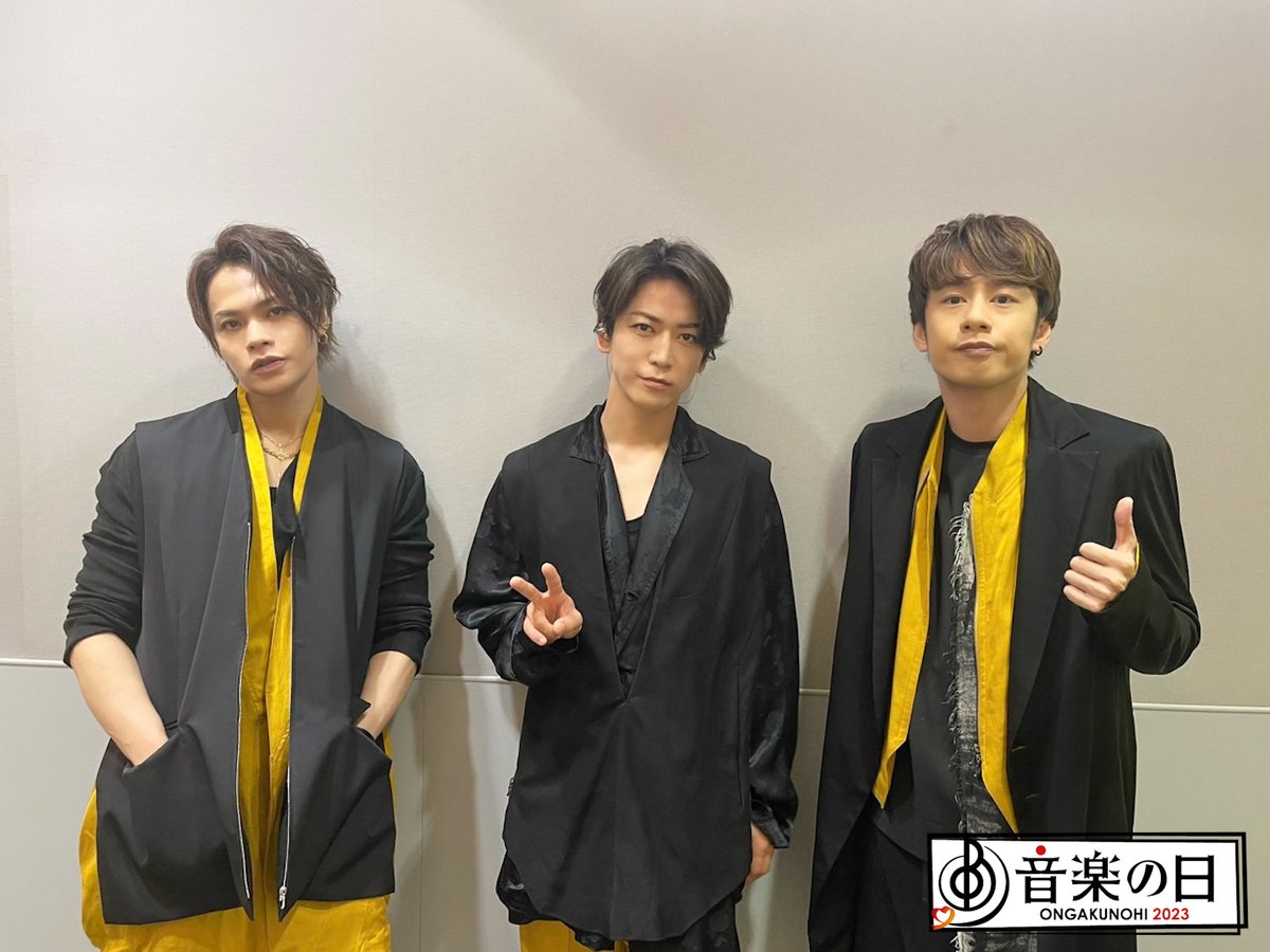 #音楽の日 2023 
生放送で日本に元気をお届け♪ 
Twitterリアルタイム実況で
激レア本番前ショット配信中💫

このあとは…
#KATTUN (KAT-TUN) が登場！☠️
「ゼロからイチへ」を披露🎤

熱い歌声で日本にGIFTを届けます♫    

#TBS