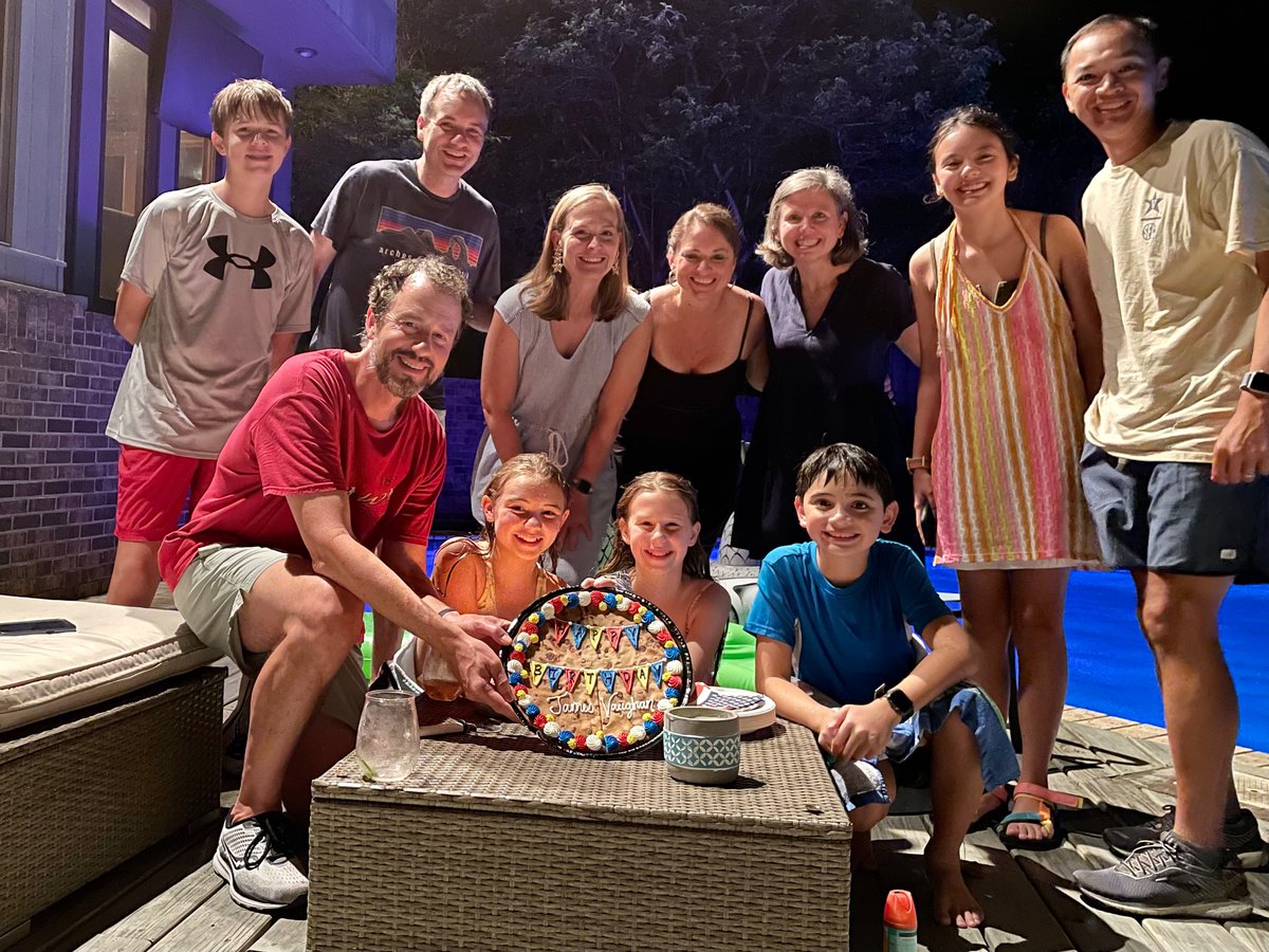 peilysoong's tweet photo. The Celebrity Cookie Cake Club celebrates the birthday of football  great, 
@vaughany08. Happy birthday, James Vaughan! #C4 #USBhamLove2UKBham @EdCotter @LaurenNassetta @pcnasset https://t.co/b3UFRU1z1D
