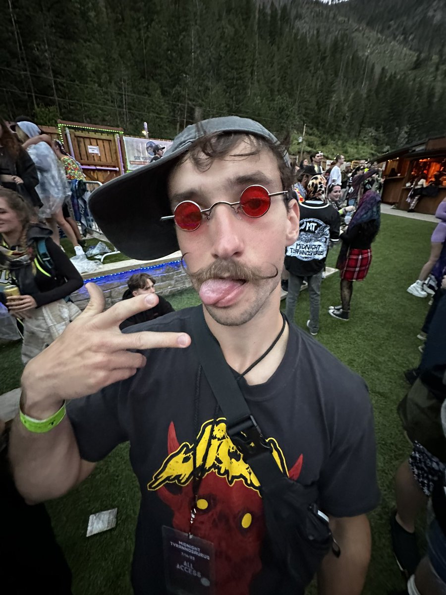 𝐤𝐞𝐚𝐥𝐞𝐲 (@kealeesi) on Twitter photo 