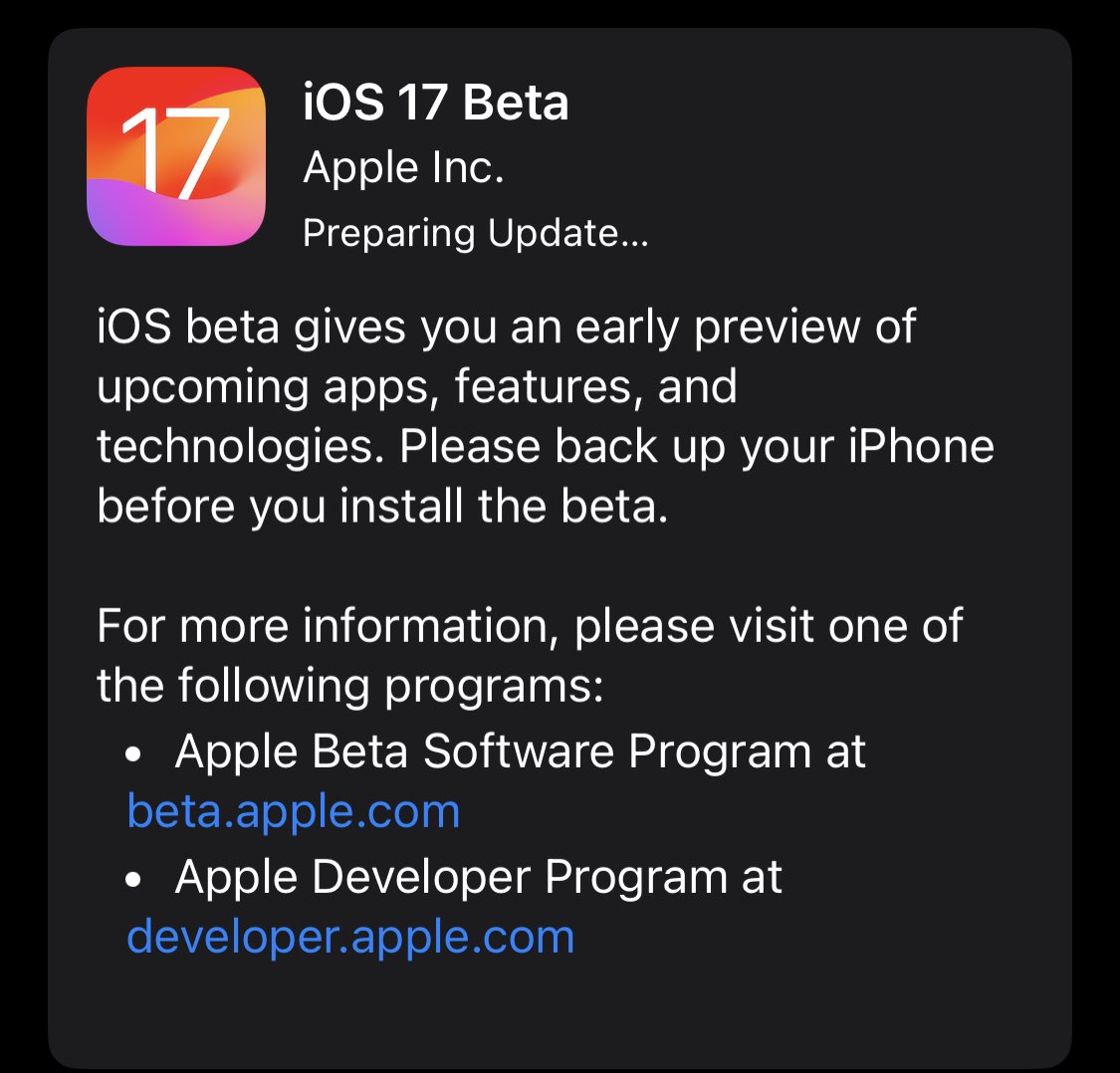 Venkad_'s tweet image. Installing now 😎 #ios17beta