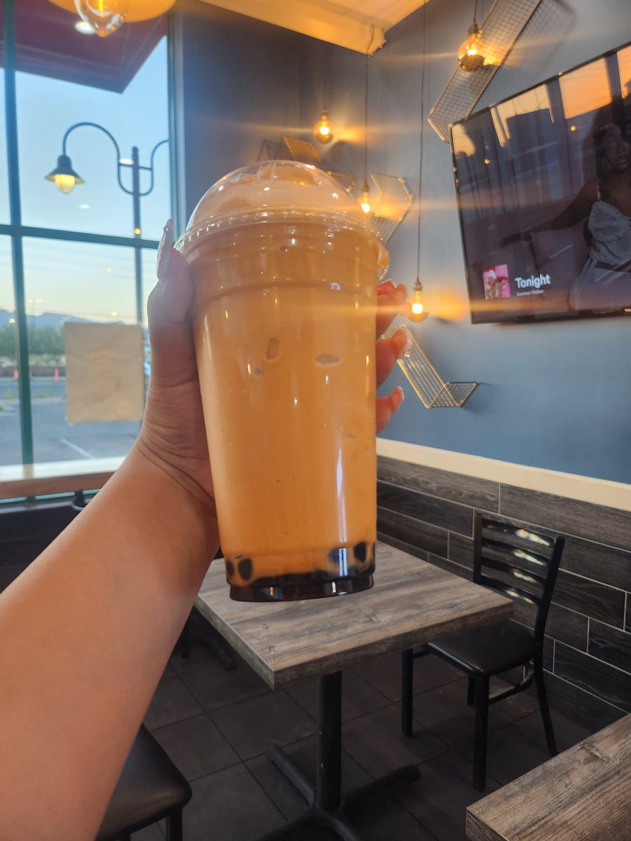 Mewspeak2's tweet photo. I had rough week.. time to get some boba https://t.co/35NyiMnayH