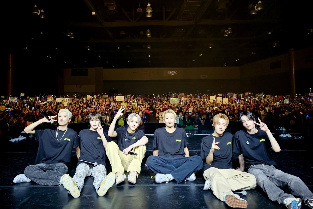 P1H_official's tweet photo. 2023 P1Harmony LIVE TOUR [P1ustage H : P1ONEER] IN SAN JUAN

P1ece에게 Energy 받아 신나게 공연할 수 있었어요😊
We received energy from P1ece and was able to perform excitedly😊

#P1Harmony #피원하모니 #P1H #P1ustage_H #P1ONEER https://t.co/AtH7e1wuAz