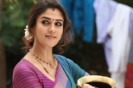 TeluguVox's tweet photo. Star heroine joins the team of SRK's Jawan- Read to know more
https://t.co/dg6xXXanmY
#ShahRukhKhan #Jawan #Atlee #Nayanthara #DeepikaPadukone #KiaraAdvani #SpecialRole #DanceCollaboration #VisualSpectacle #VijaySethupathi #AnirudhRavichander #Blockbuster #Excitement #CinematicExperience