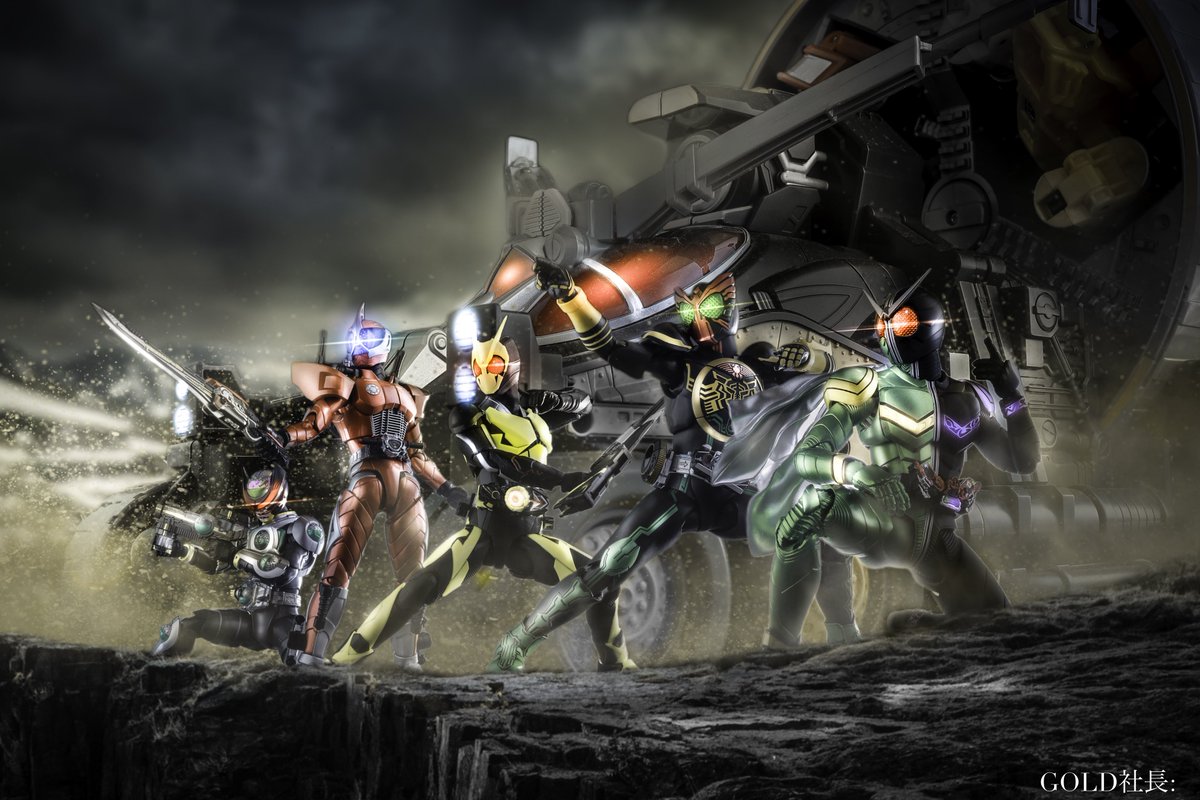 mask_and_rider tweet picture