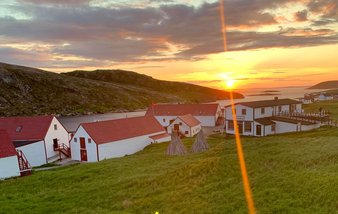 BattleHarbour's tweet photo. Another spectacular sunset over Battle Harbour. #iceberg #icebergfinder #newfoundlandandlabrador #newfoundland #icebergalley #BattleHarbour #staycationNL #explorenlr #explorecanada #cbcnl #NTVNews #expedition51 https://t.co/kzNGdZGiPr