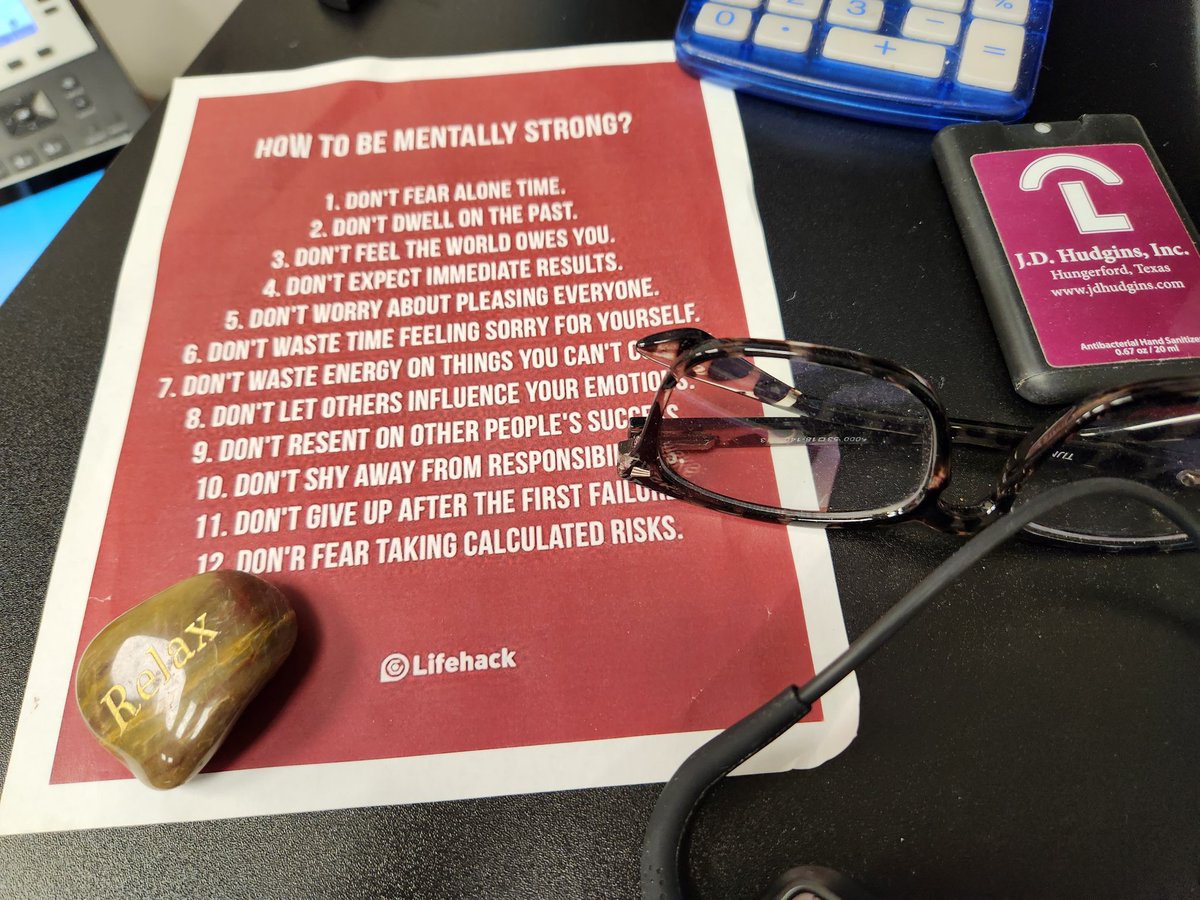 llockefield's tweet photo. Leaving my desk all clean and reorganized and headed out to go talk to some cattle people and eat some beef!!
#TGIF #CleanDesk #ReadyToWeekend #NextWeekIsANewWeek https://t.co/Oo9bfdAUNo