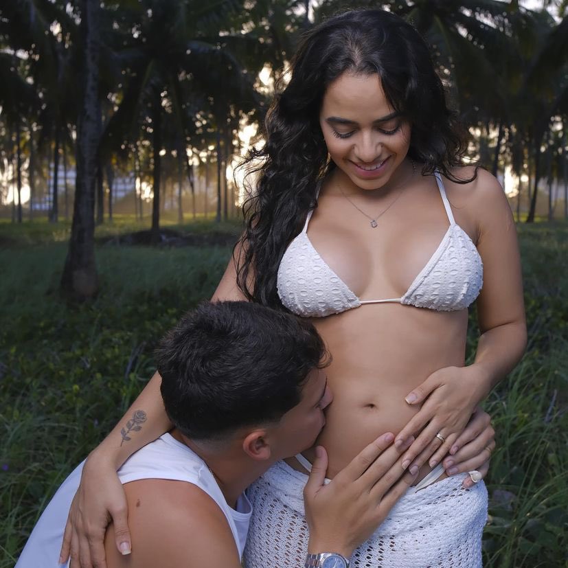 choquei's tweet photo. 🚨AGORA: Mirella Santos e Gabriel Farias (Zinho) anunciam que vão ser papais. https://t.co/mGL9rhSIAR