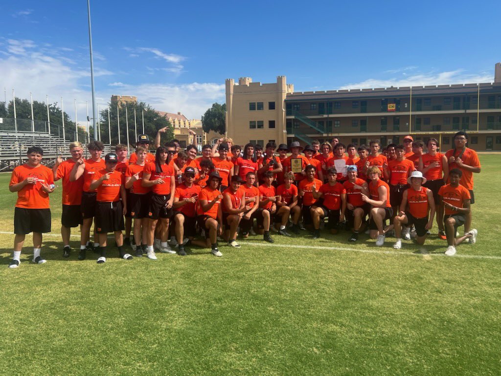 nmmibroncos's tweet photo. Congrats to our winners from todays Camp:

Div 1: @artesiafootball 
Div 2: @artesiafootball 
Div 3: @Westlasvegasfb 

Big Man Tug of War Challenge: @lvtwildcatsfb 

Thank you to all the teams that came out and COMPETED, best of luck this season.

#GRINDHOUSE https://t.co/7gUcFwA5NO