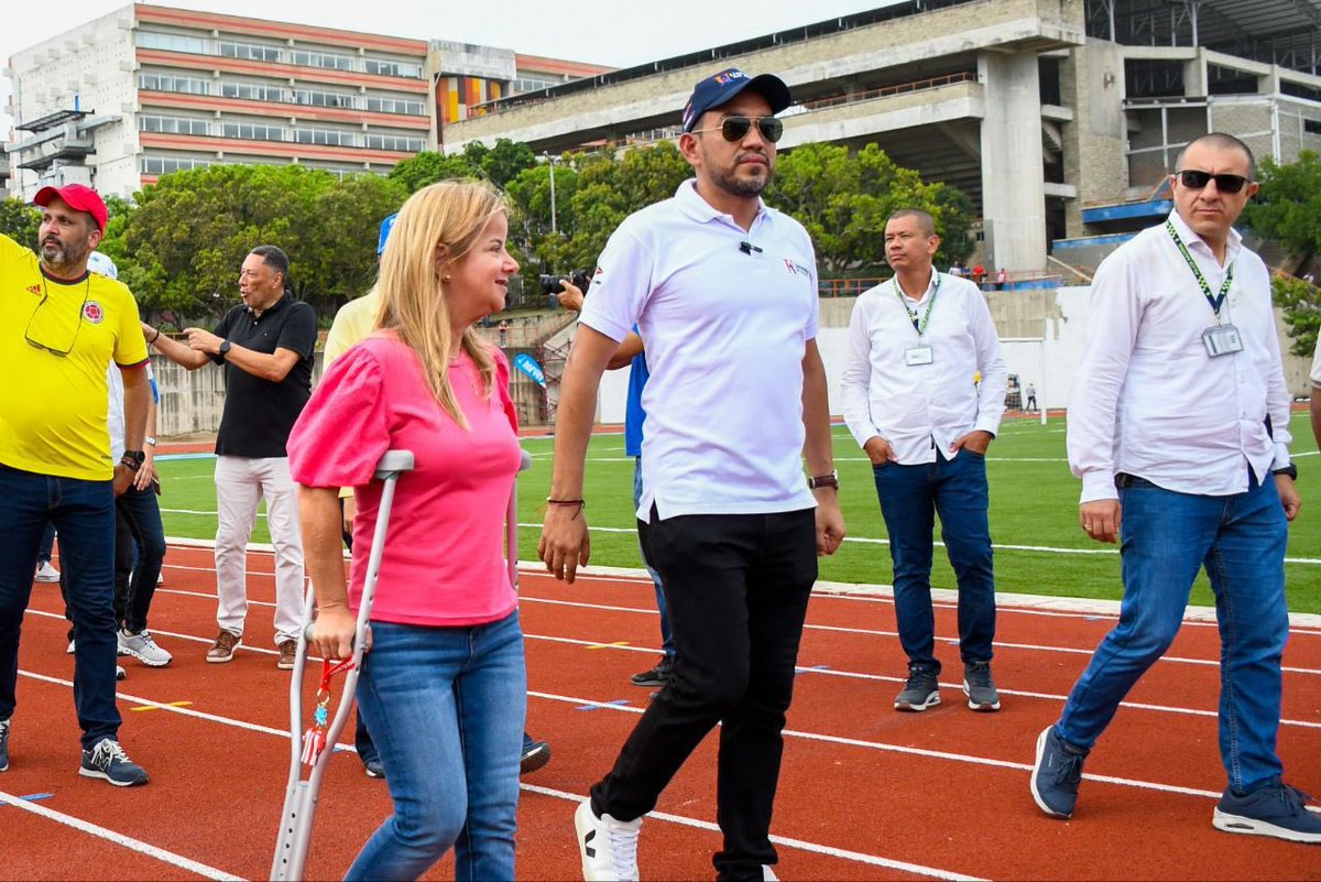 danilohernandez's tweet photo. Nuestra pista de atletismo cuenta con todas las demarcaciones requeridas para su utilización por parte de nuestros deportistas, una medida reglamentaria de 400 metros y 7 carriles, cada uno de ellos con 1.22 metros de ancho. https://t.co/ICStWvlw6S