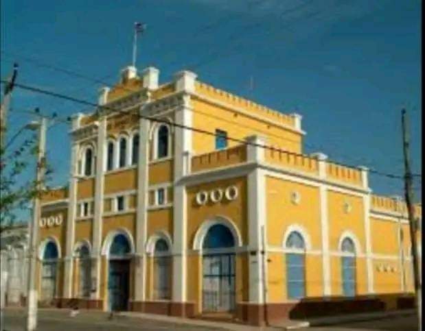 🏠Aniversario 22 de la inauguración
El Museo a la Batalla de Ideas, dedicado a la lucha que libra el pueblo cubano contra las presiones e injusticias del gobierno de Estados Unidos,es inaugurado en el 2001 en la ciudad de Cárdenas.
#Matanzas #Matanzas330 
#MatancerosEnVictoria