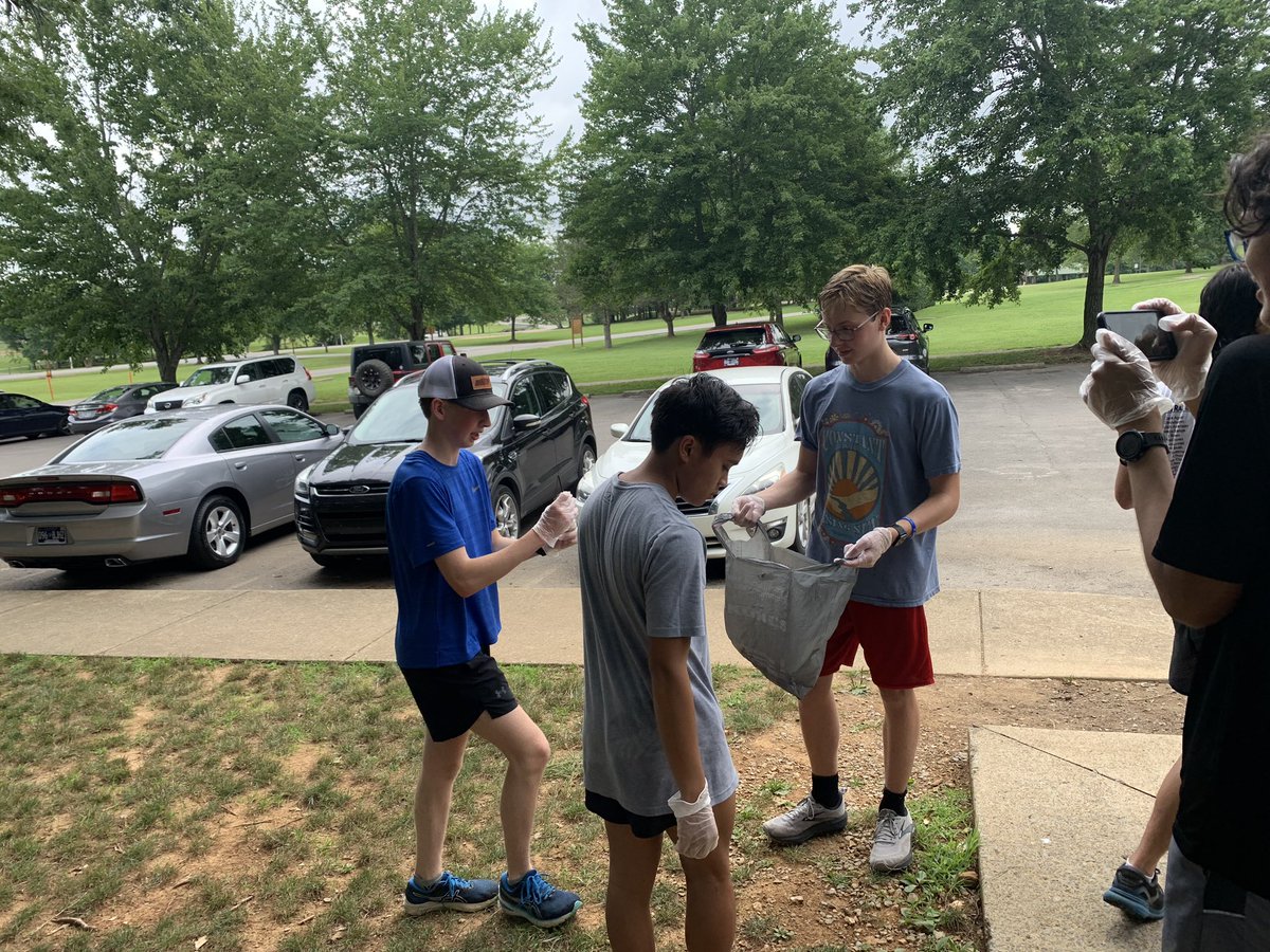 A special thank you to Harrison and all the CMS XC team members who stayed after practice and helped clean up the park today!