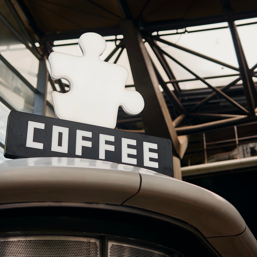 thepuzzlecoffee's tweet photo. 🎈Happy weekend, Puzzlers! 

Savour the best moments of your week with a cup of our expertly crafted coffee and indulge in one of our fresh-baked pastry selections. 

💖Visit us at one of our stores today!

Featured: Puzzle Coffee Southern Cross Station https://t.co/O5irPqFq5s