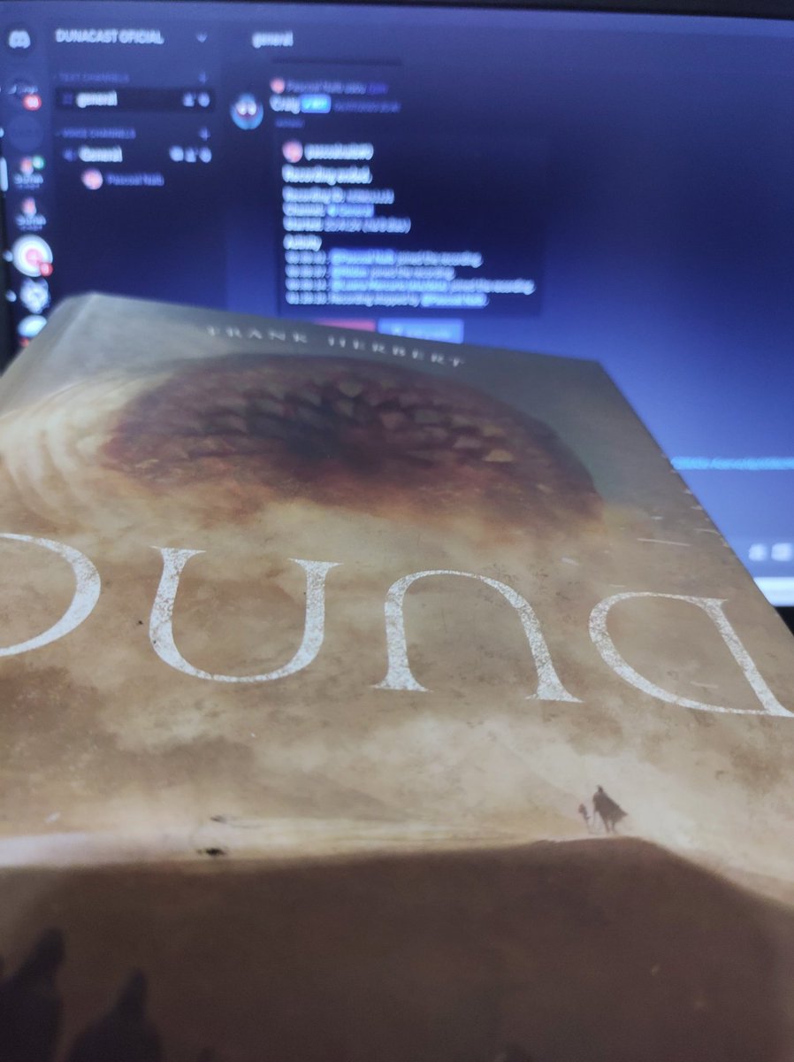 dunacast's tweet photo. Daqui a pouco gravação do episódio 19 do DunaCast.❤️
#podcast #dunacast #duna https://t.co/KTsJgzDMzv