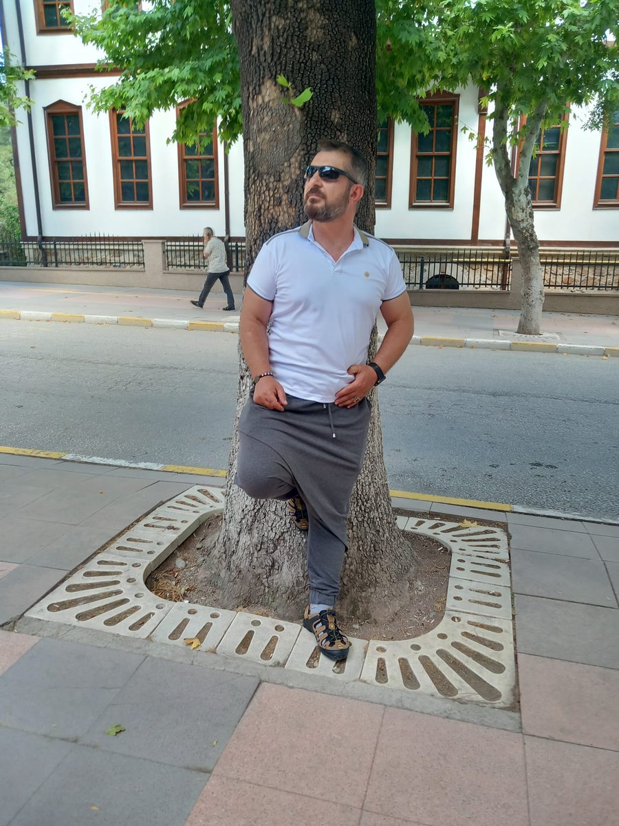 KURBAN OLDUĞUM GAVSSIM ABDÜLBAKİ ALLAH DOSTU RABBİM MEKANI CENNET EYLESİN GAVSSIM DUAMIZDASIN BİR BABAYI DAHA YİTİRDİK ALLAHTAN GELENE RAZI OLMAKTAN BASKA ÇAREMİZ YOK RABBİM TÜM İSLAM ALEMİNİN BAŞI SAĞOLSUN