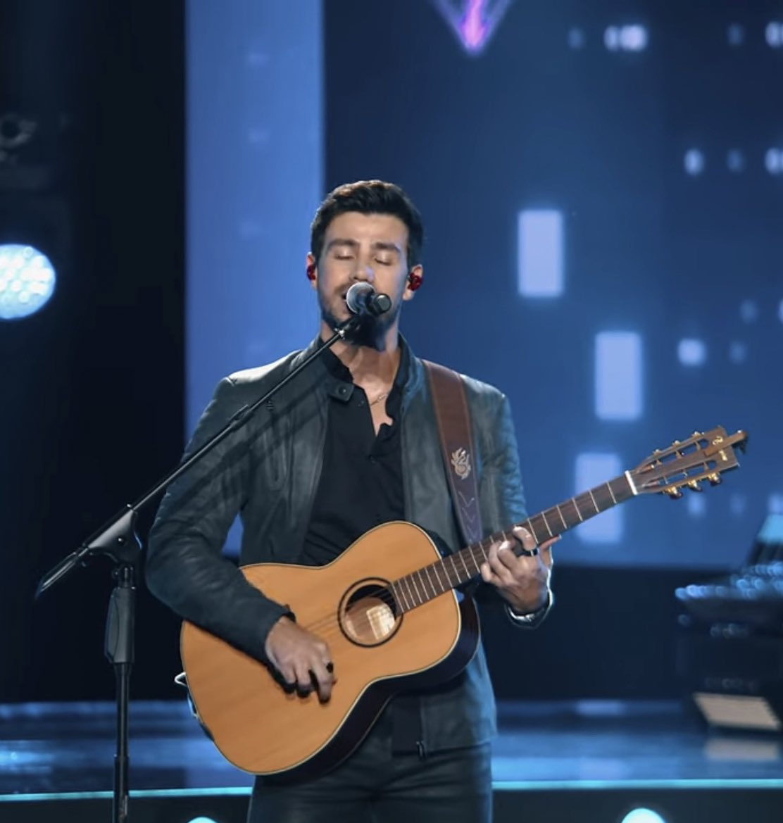 gabi_malagutti's tweet photo. Mari essa música ela é mais que especial só pelo simples fato de ser a sua primeira composição, vc esperou anos e anos pra pode lançar e nos planos de Deus caiu certinho nesse projeto incrível o dvd de 15 anos… 

te amo neném sucesso 🚀❤️ https://t.co/fbxKAOaWAR