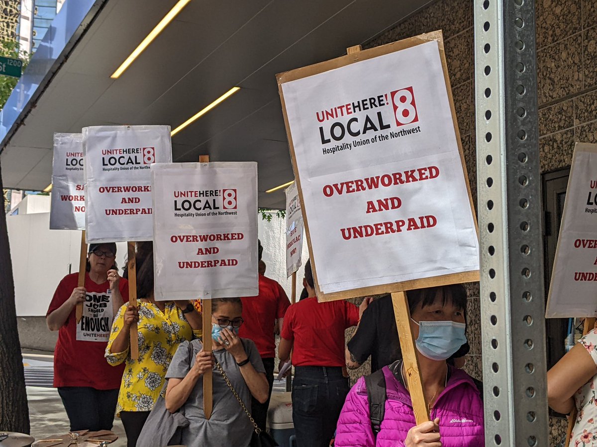 UniteHereLocal8's tweet photo. Workers at the Seattle Downtown Hilton want a fair contract with a livable wage. https://t.co/dmZzQATX2V