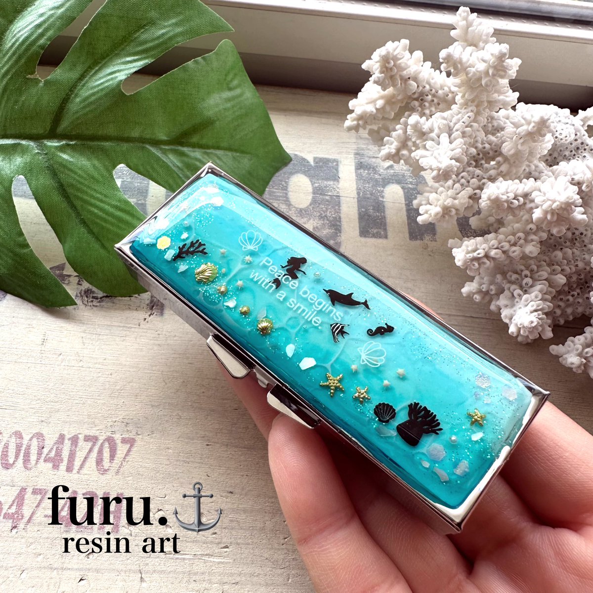 furu13's tweet photo. マーメイドピルケース

#リトルマーメイド
#UVレジン
#レジン
#ピルケース https://t.co/n2HGnAM4Mb