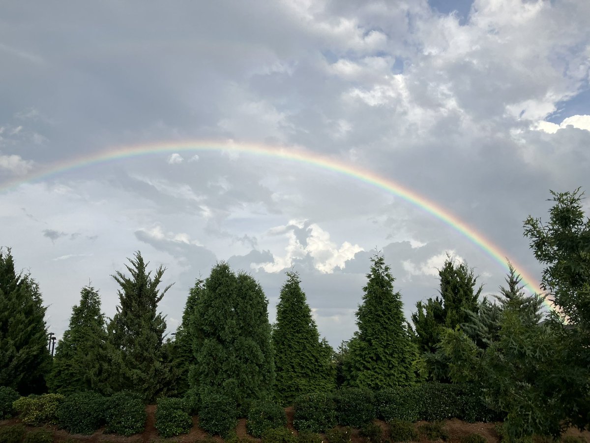 MMZ13's tweet photo. Beautiful rainbow ushers in the weekend in Fort Mill, SC… https://t.co/yTWngR9mgB