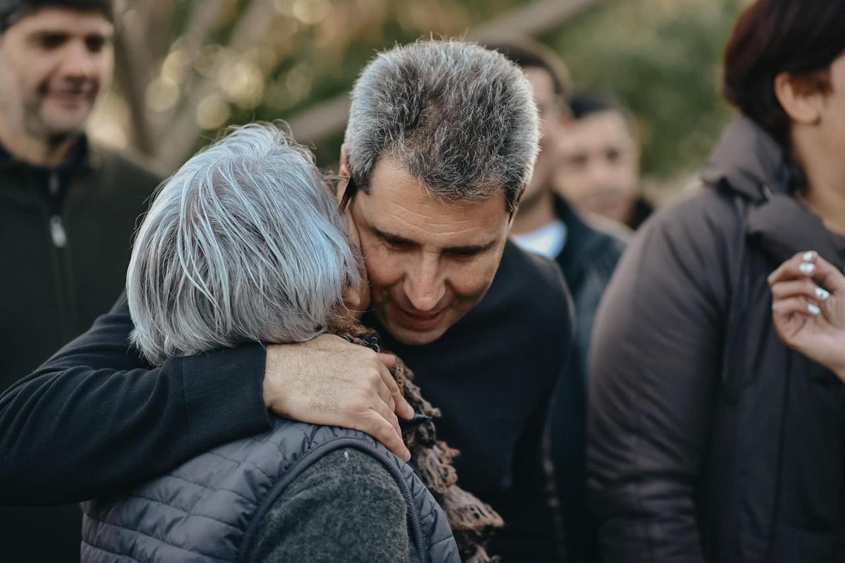 sergiounac's tweet photo. Tengo un compromiso con San Juan y con cada una de las familias sanjuaninas: cuidar su bienestar y todo lo que hemos construido juntos durante estos años. Hoy, nos miramos cara a cara con las familias de 9 de Julio y renovamos las energías para dar una nueva batalla electoral que nos permita seguir defendiendo el progreso de nuestra tierra desde el Senado de la Nación.