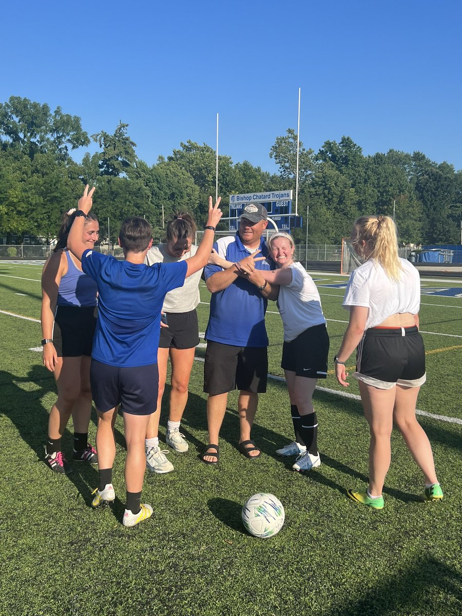 ChatardSoccer19's tweet photo. Welcome back Lady Trojan alumni and the infamous Coach Rilley https://t.co/EXSJHHRTLo