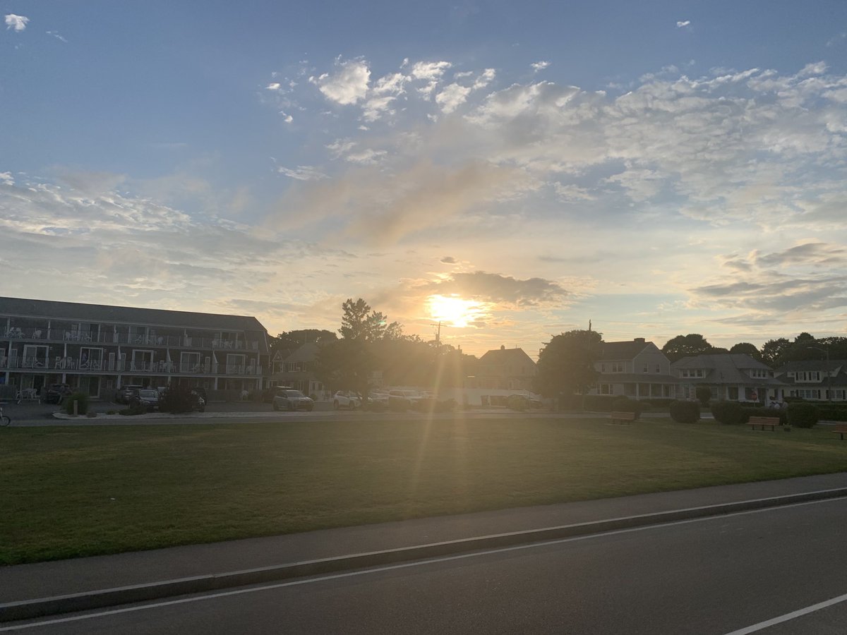 timkickham99's tweet photo. Tonight’s sunset. https://t.co/tm0MCYj5my