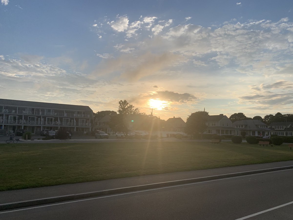 timkickham99's tweet photo. Tonight’s sunset. https://t.co/tm0MCYj5my