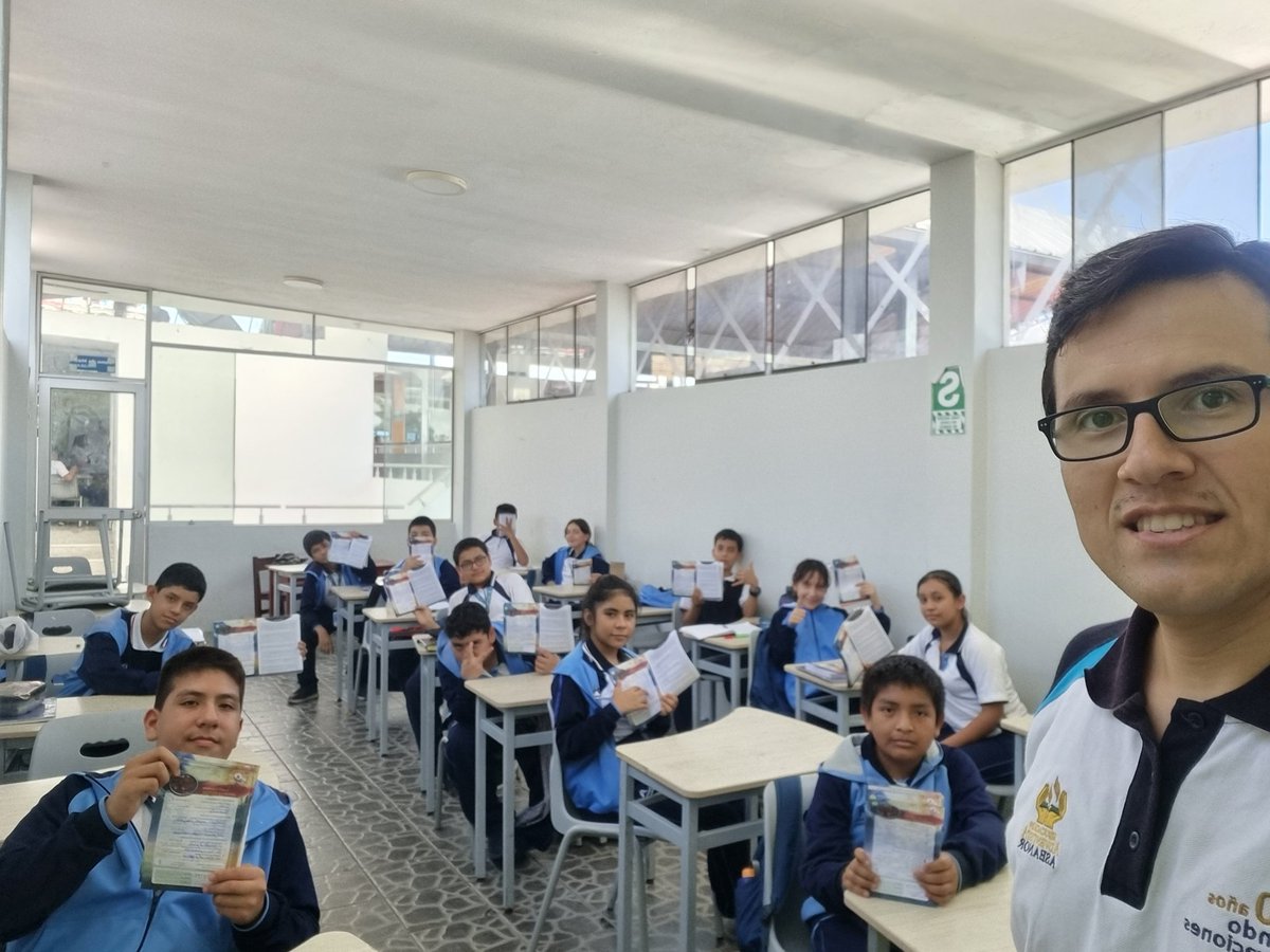 TarrilloDany's tweet photo. [Estudios bíblicos 2023 Lección 16]

Hoy continuamos realizando con los estudiantes del #ColegioAdventistaAltoMayo el desarrollo del curso bíblico #LaFeDeJesús lección 16 y nuestra fe se fortalece en la Palabra de Dios.
#EducaciónAdventista más que enseñanza #MNO #UPN. https://t.co/52P22ASrTg