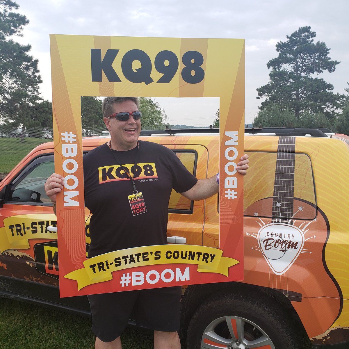 KQ98 tweet media