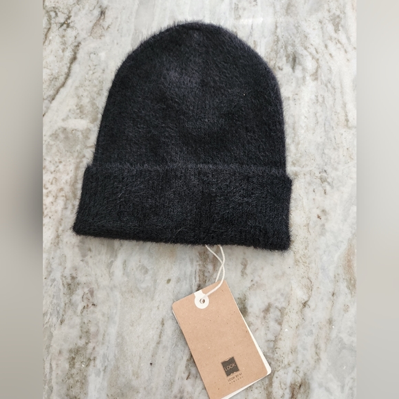 So good I had to share! Check out all the items I'm loving on <a href="/Poshmarkapp/">Poshmark</a> #poshmark #fashion #style #shopmycloset #ports1961 #needlethread #lookbym: posh.mk/iCbq7KSirBb