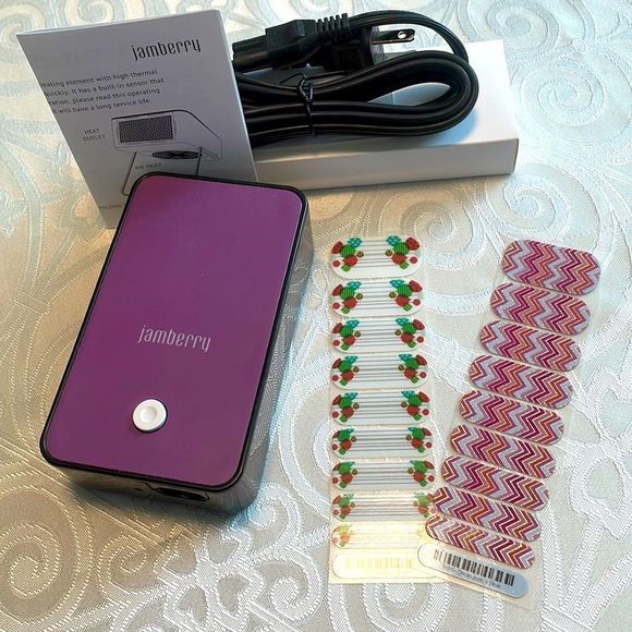 venusrus's tweet photo. So good I had to share! Check out all the items I'm loving on @Poshmarkapp from @Kelli23370456 #poshmark #fashion #style #shopmycloset #jamberry: https://t.co/a75frulgTx https://t.co/flq8Majdt9