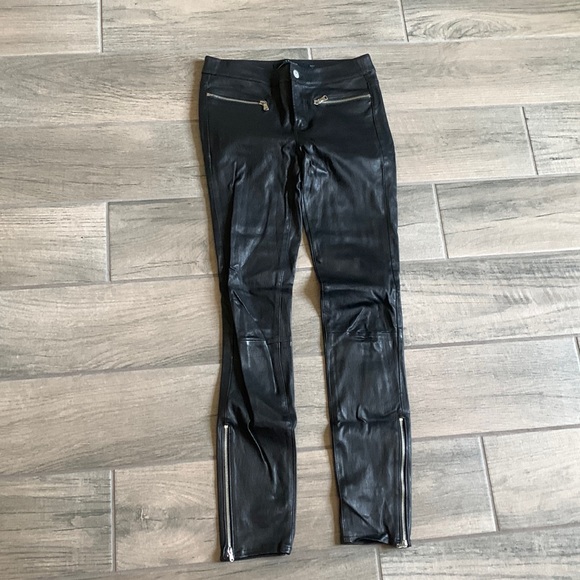 Zydre9's tweet photo. So good I had to share! Check out all the items I'm loving on @Poshmarkapp #poshmark #fashion #style #shopmycloset #jbrand: https://t.co/ezfcHbp9yL https://t.co/QJwW2C9OgB