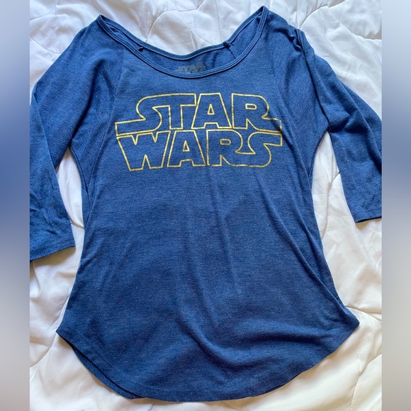 HenryWyatt's tweet photo. So good I had to share! Check out all the items I'm loving on @Poshmarkapp #poshmark #fashion #style #shopmycloset #starwars: https://t.co/ijFruGL2t7 https://t.co/hGykk8LFSY