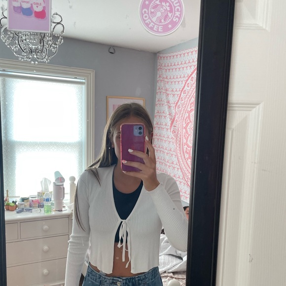 JOzUSA95's tweet photo. So good I had to share! Check out all the items I'm loving on @Poshmarkapp #poshmark #fashion #style #shopmycloset #abercrombiefitch #garage #nike: https://t.co/aByH5ppCpi https://t.co/3bCSppgKX8