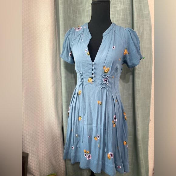 Breebp2's tweet photo. So good I had to share! Check out all the items I'm loving on @Poshmarkapp #poshmark #fashion #style #shopmycloset #idcoz #izbyer #freepeople: https://t.co/NM6C6Ziryf https://t.co/f293Ch5eWL