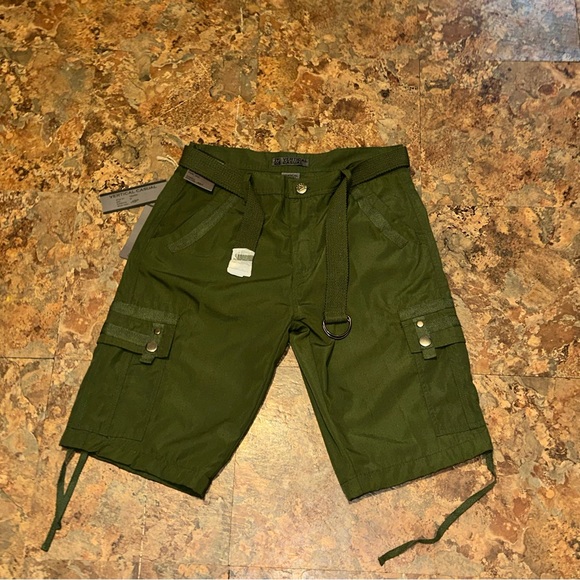 JamieEGab's tweet photo. So good I had to share! Check out all the items I'm loving on @Poshmarkapp #poshmark #fashion #style #shopmycloset #verticalcasual #athleta: https://t.co/9EZO2hUI91 https://t.co/LSIZYw5x1D
