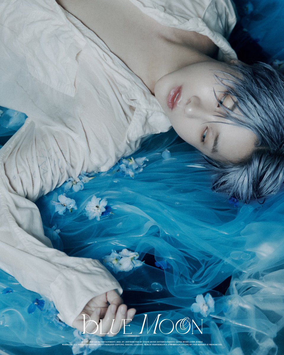 iKON's #Jay unveils the second set of concept photos for 'BLUE