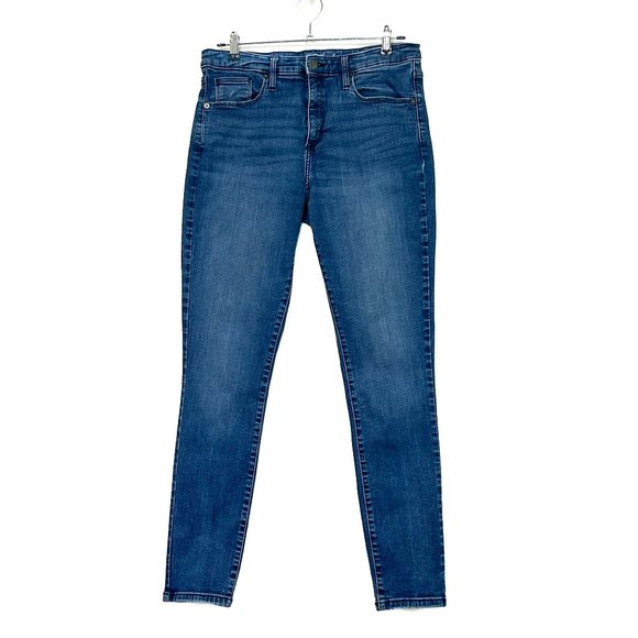 Fancylike21's tweet photo. So good I had to share! Check out all the items I'm loving on @Poshmarkapp #poshmark #fashion #style #shopmycloset #universalthread #loft: https://t.co/Wh4kLs3RLt https://t.co/8ZUSK8YprE