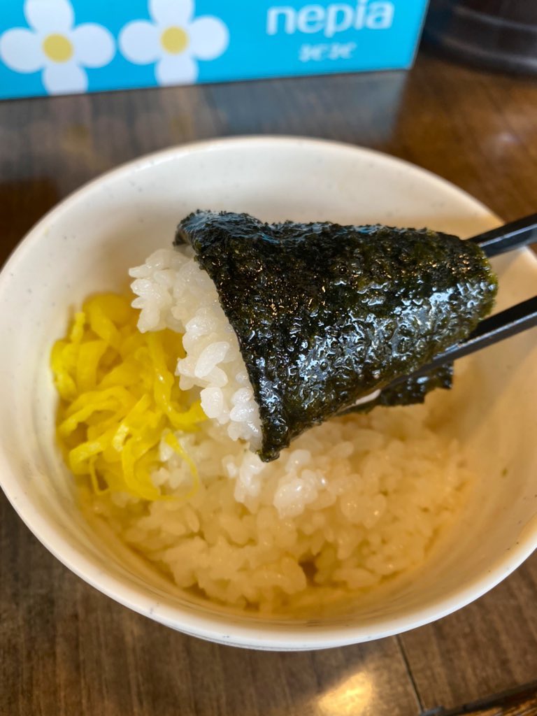 ramenchop1's tweet photo. 【ラーメンチョップ正社員募集中】

おはようございます！
ラーメン屋さんって体力勝負なんですね、、

仕込みを全部1人でやっているので、体が悲鳴をあげてきています🥹

一緒に働いてくれる方大募集です！

7/15（土）
11:00~14:30
17:00~20:00

混雑も落ち着いてきています！
お待ちしています！ https://t.co/zP7lIbTPkR